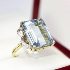 Art Deco Handmade 15 Carat Aquamarine Cocktail Dinner Ring with 12 Diamonds