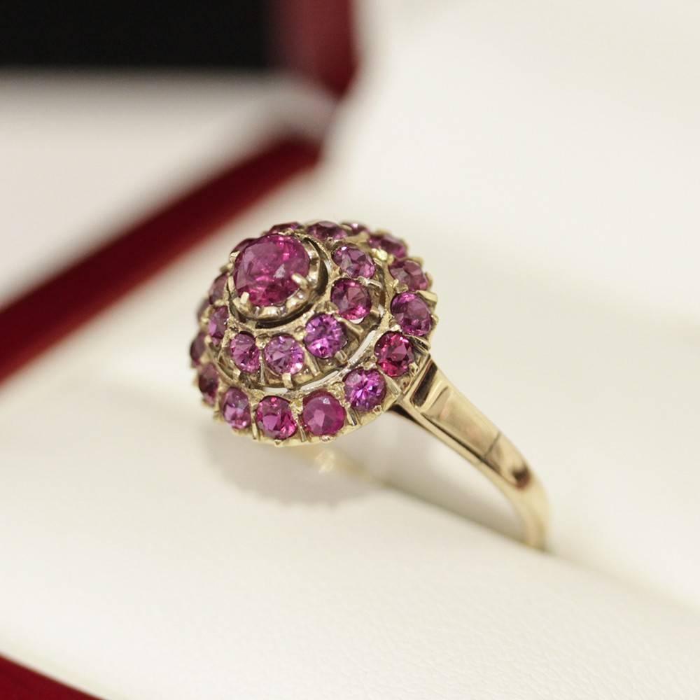 1940s Retro Deep Fuchsia Ruby Gold Ring For Sale 1