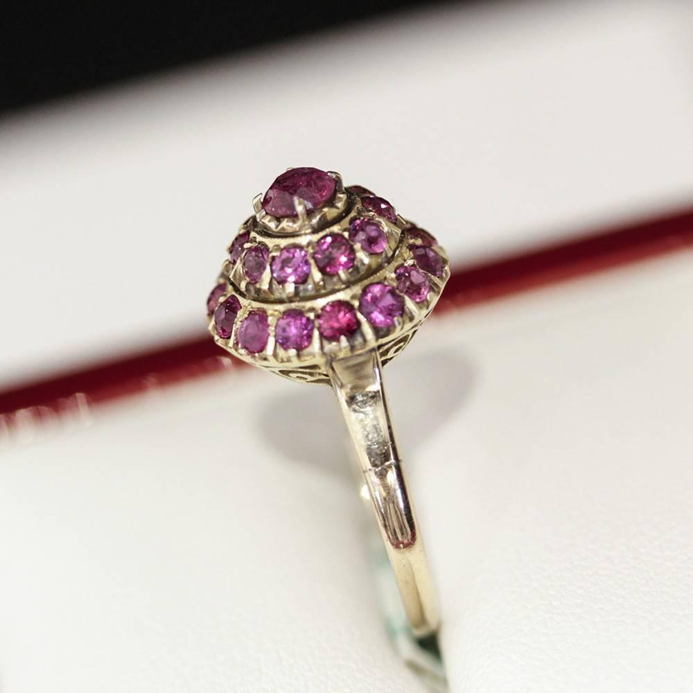 1940s Retro Deep Fuchsia Ruby Gold Ring For Sale 4