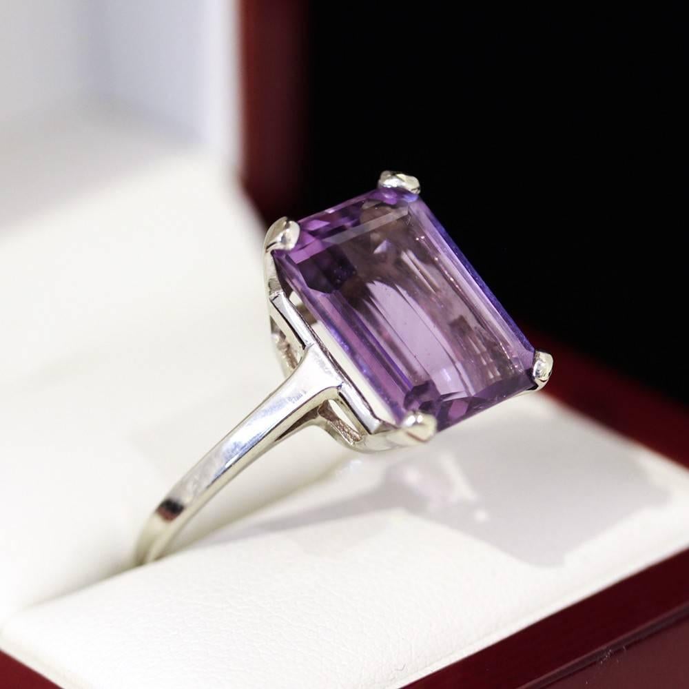 10 Carat Emerald Cut Amethyst Gold Cocktail Ring For Sale 2