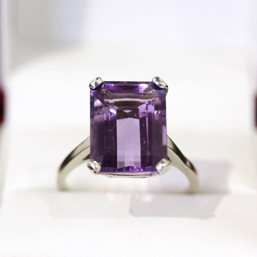 10 Carat Emerald Cut Amethyst Gold Cocktail Ring For Sale 4
