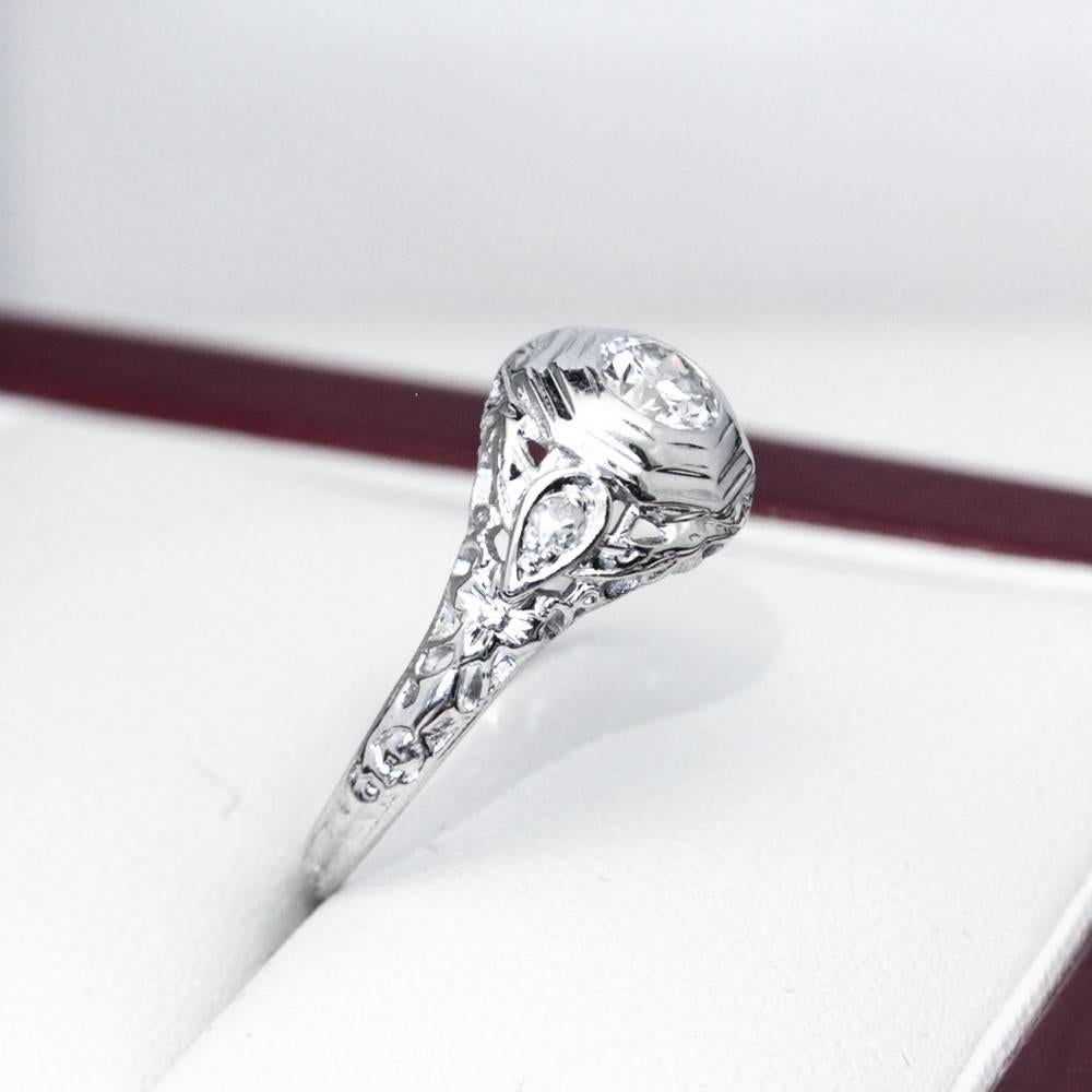 18 Carat White Gold Art Deco Filigree Diamond Engagement Ring For Sale 1