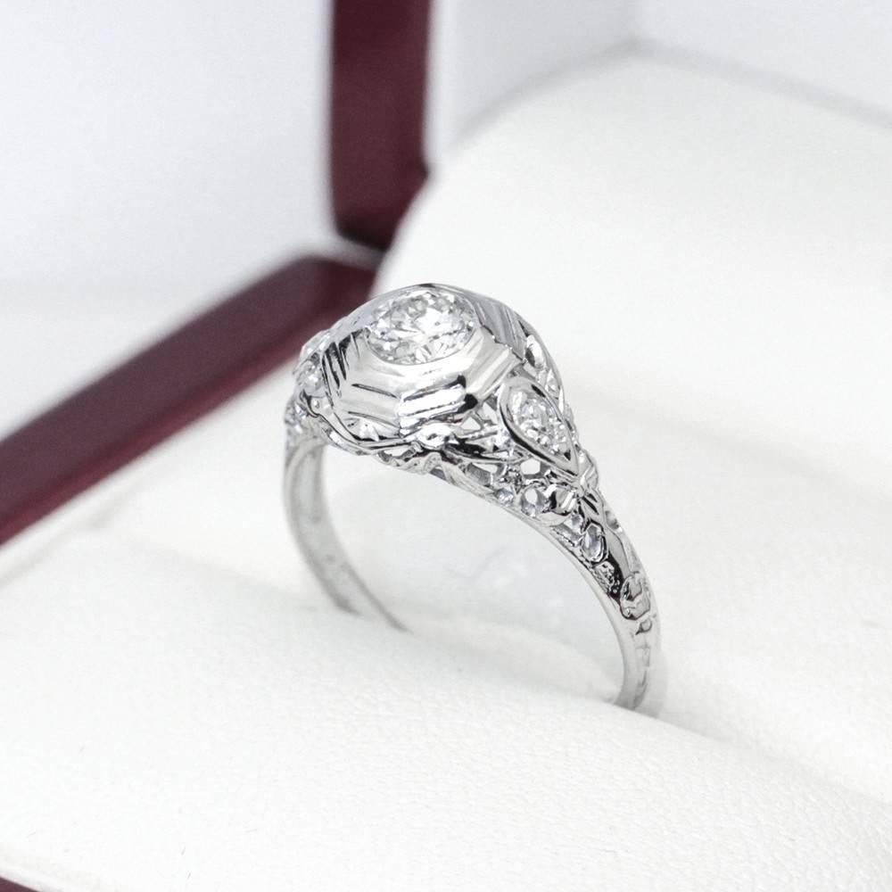 18 Carat White Gold Art Deco Filigree Diamond Engagement Ring For Sale 2