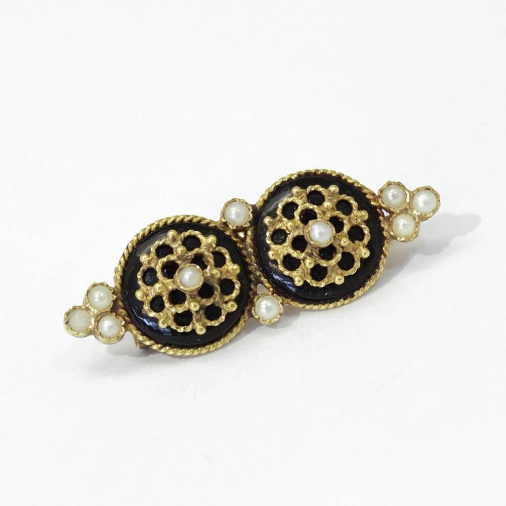 Georgian Antique Original Handmade 14 Carat Gold Onyx and Seed Pearl Brooch For Sale