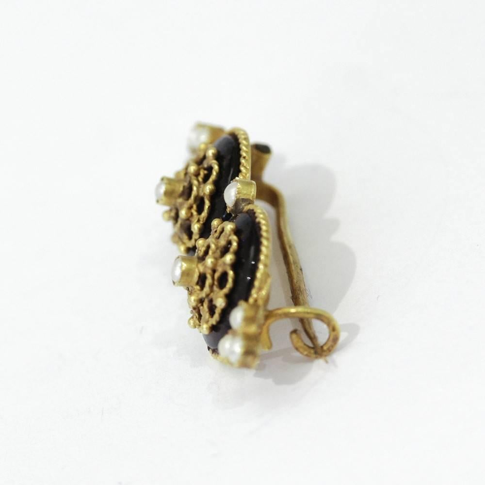 Women's Antique Original Handmade 14 Carat Gold Onyx and Seed Pearl Brooch For Sale