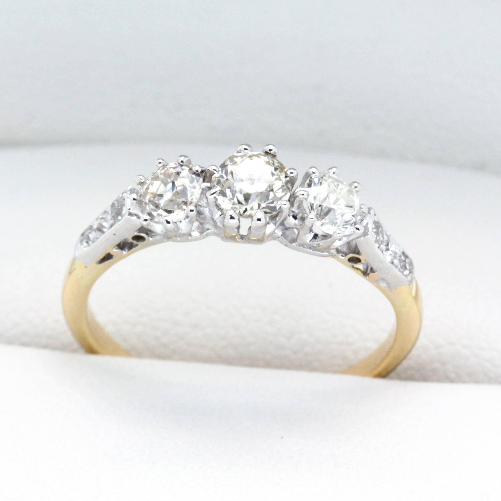 Art Deco Three-Diamond Engagement or Cocktail Ring In Excellent Condition In Sydney CBD, AU