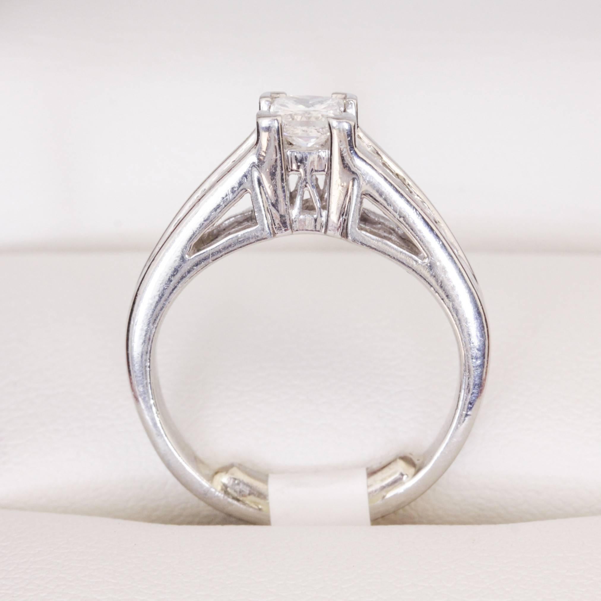 Women's Vintage Princess Cut Diamond Platinum Engagement Ring For Sale