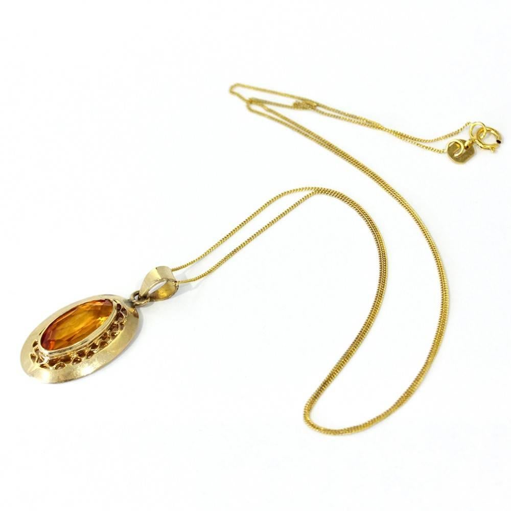 Vintage Oval Cut Citrine in Yellow Gold Pendant Necklace In Excellent Condition In Sydney CBD, AU