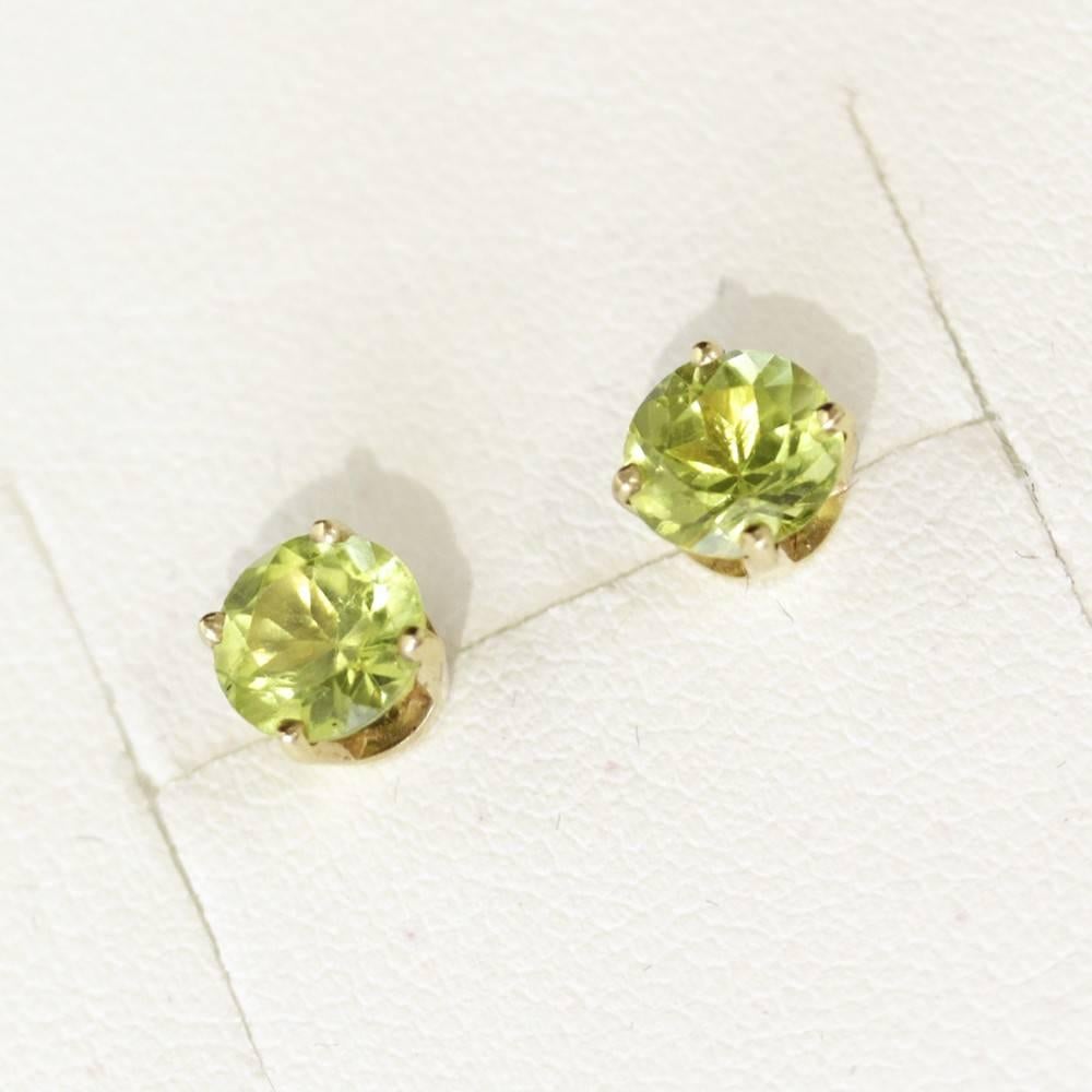 Contemporary Peridot Single Stone Yellow Gold Prong Set Stud Earring For Sale