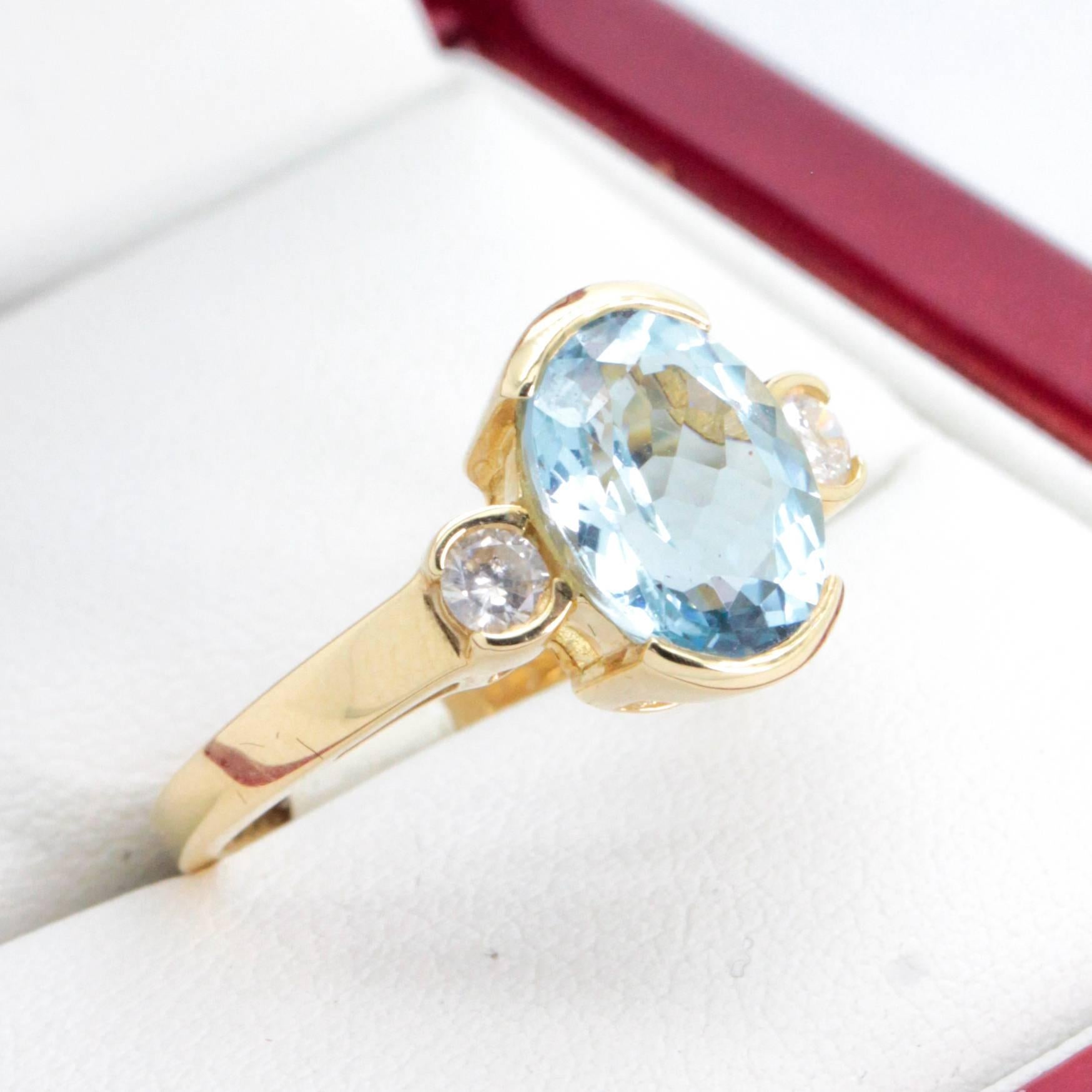 Aquamarine Diamond Engagement or Cocktail Ring In Excellent Condition For Sale In Sydney CBD, AU