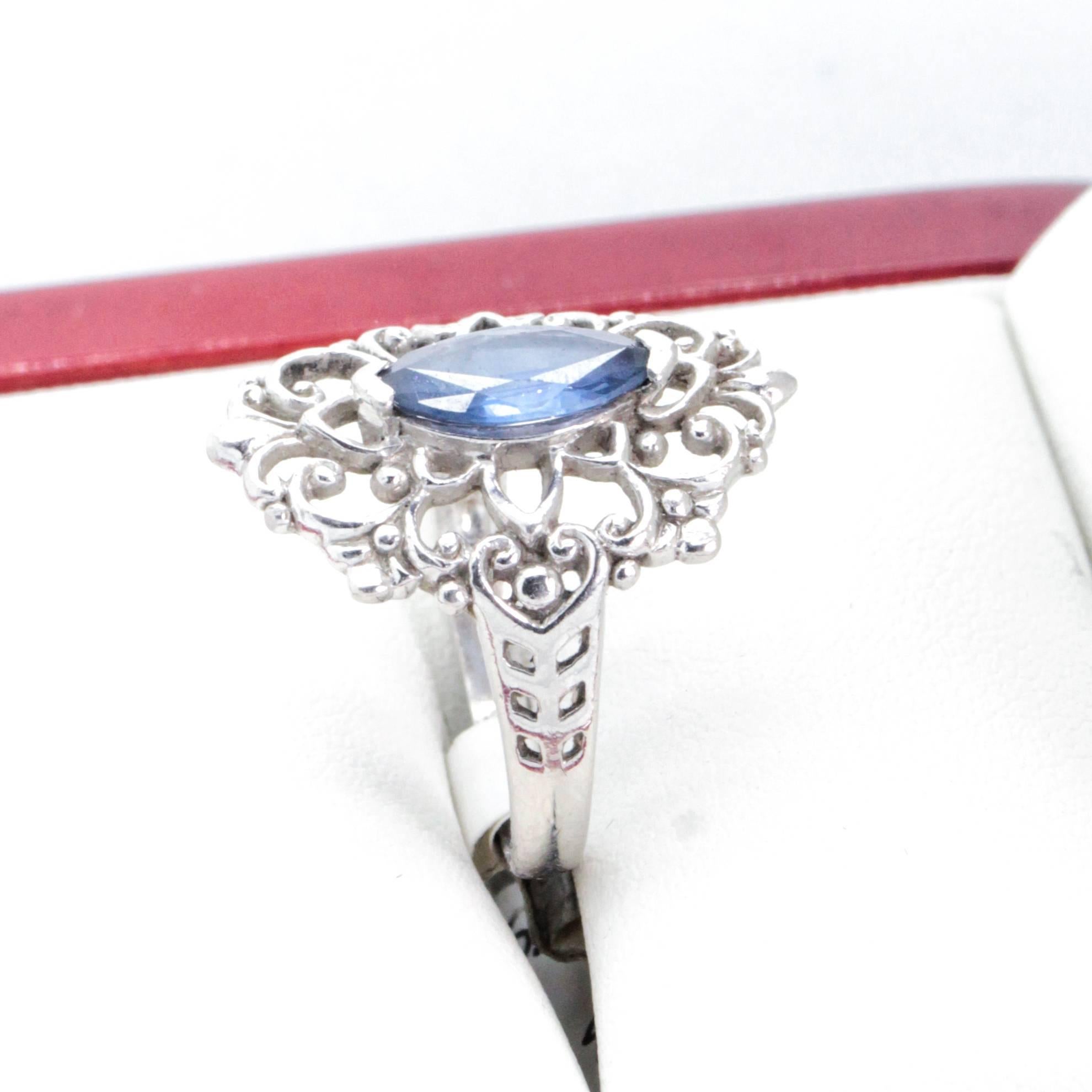 Platinum Vintage Marquise-Cut Sapphire and Filigree Ring For Sale 2