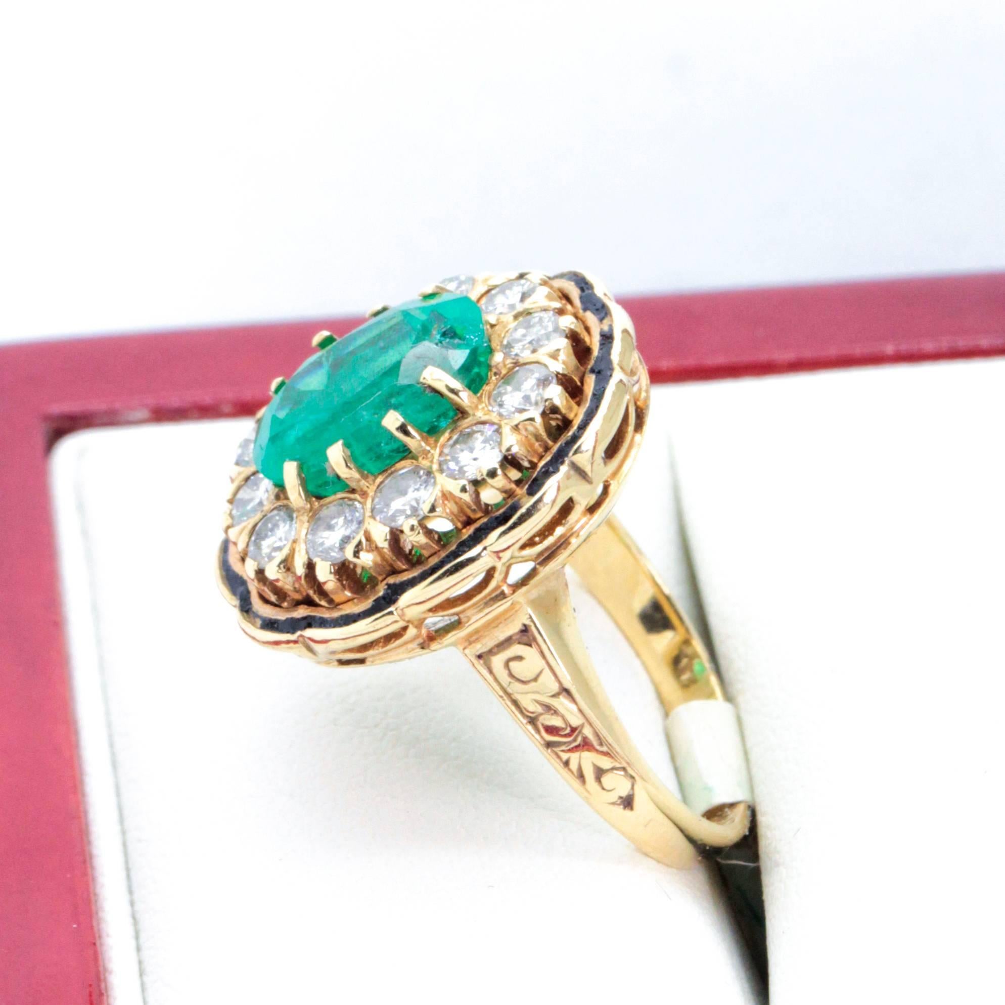 Vintage Emerald and Diamond Cluster Cocktail Ring For Sale 1