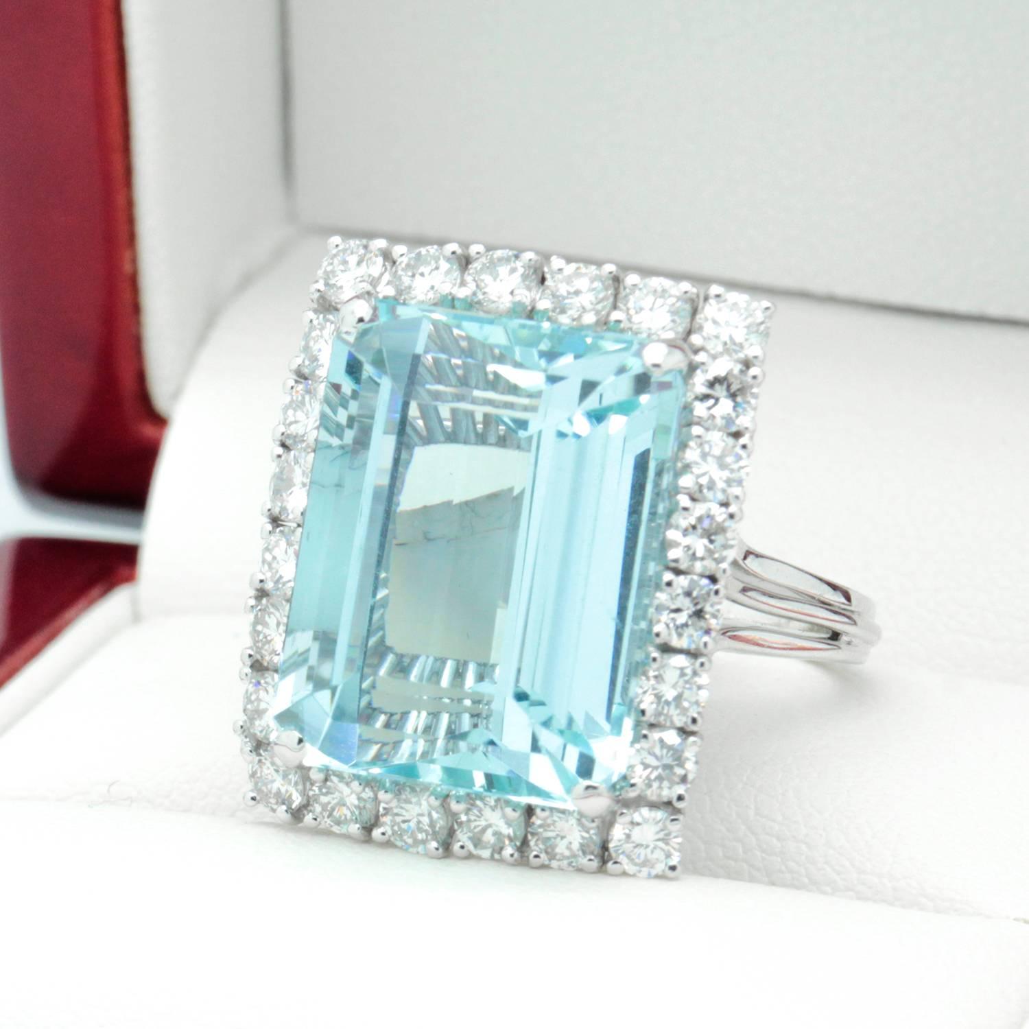 Art Deco 14.79 Carat Aquamarine Diamond Platinum Handmade Cocktail Dinner Ring For Sale