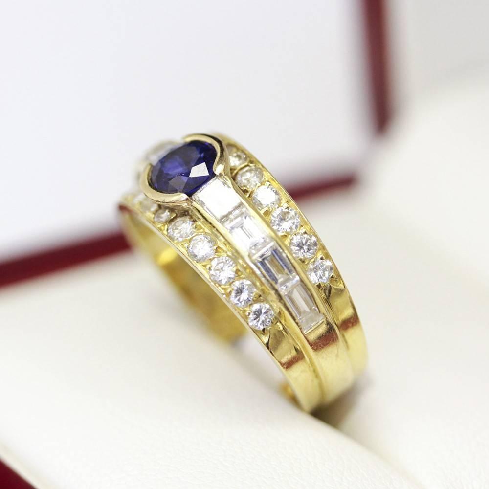 18 Carat Yellow Gold Blue Sapphire Ring In Excellent Condition For Sale In Sydney CBD, AU