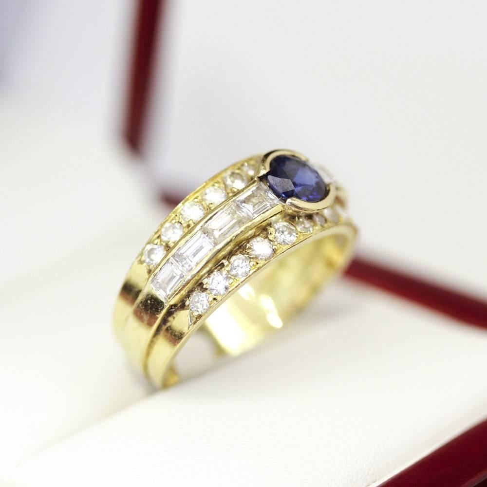 18 Carat Yellow Gold Blue Sapphire Ring For Sale 2