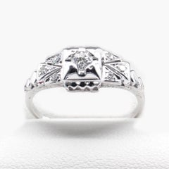 Art Deco Diamond and White Gold Filigree Engagement Ring