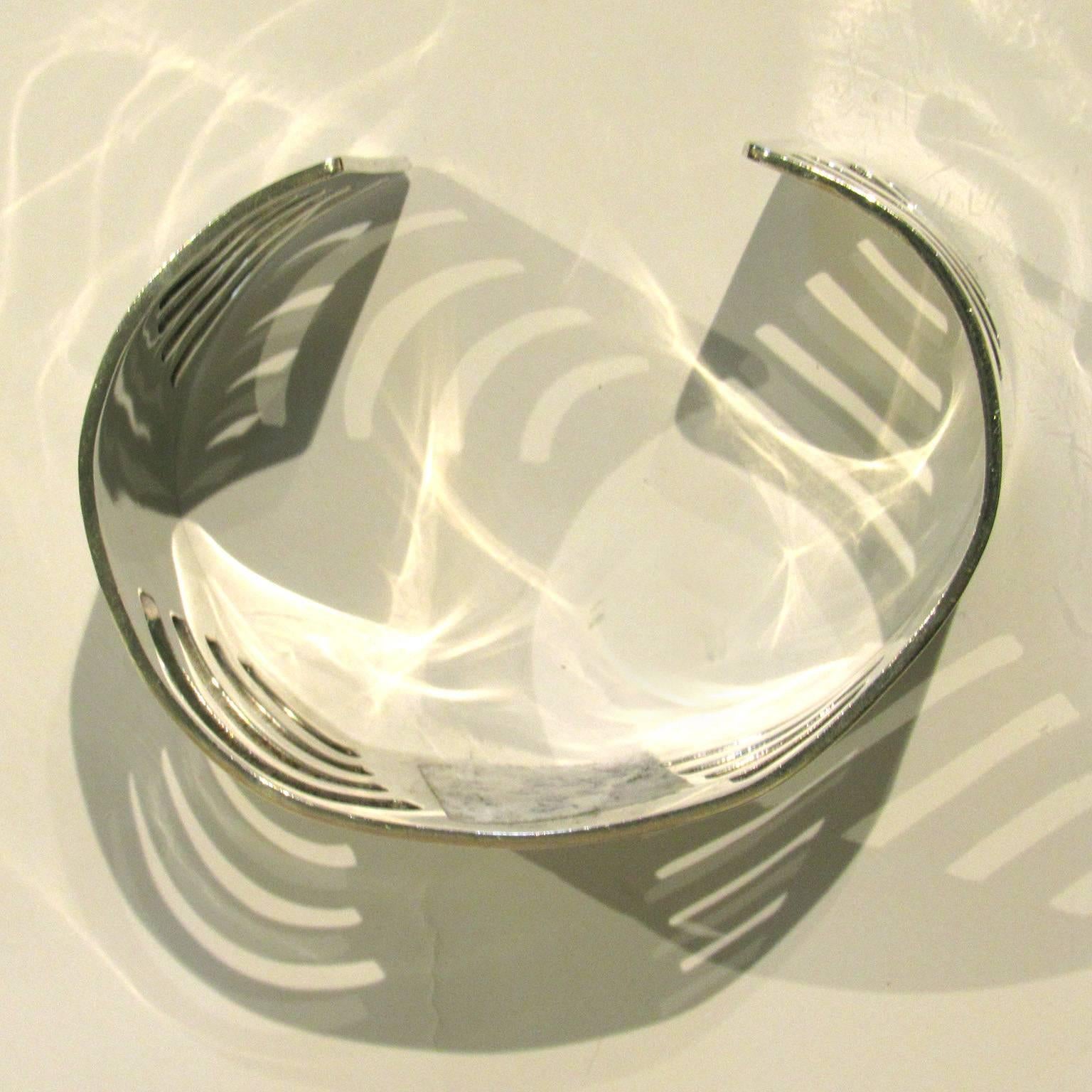Women's or Men's Mexican Mid-Century Modern Sterling Silver Cuff For Sale