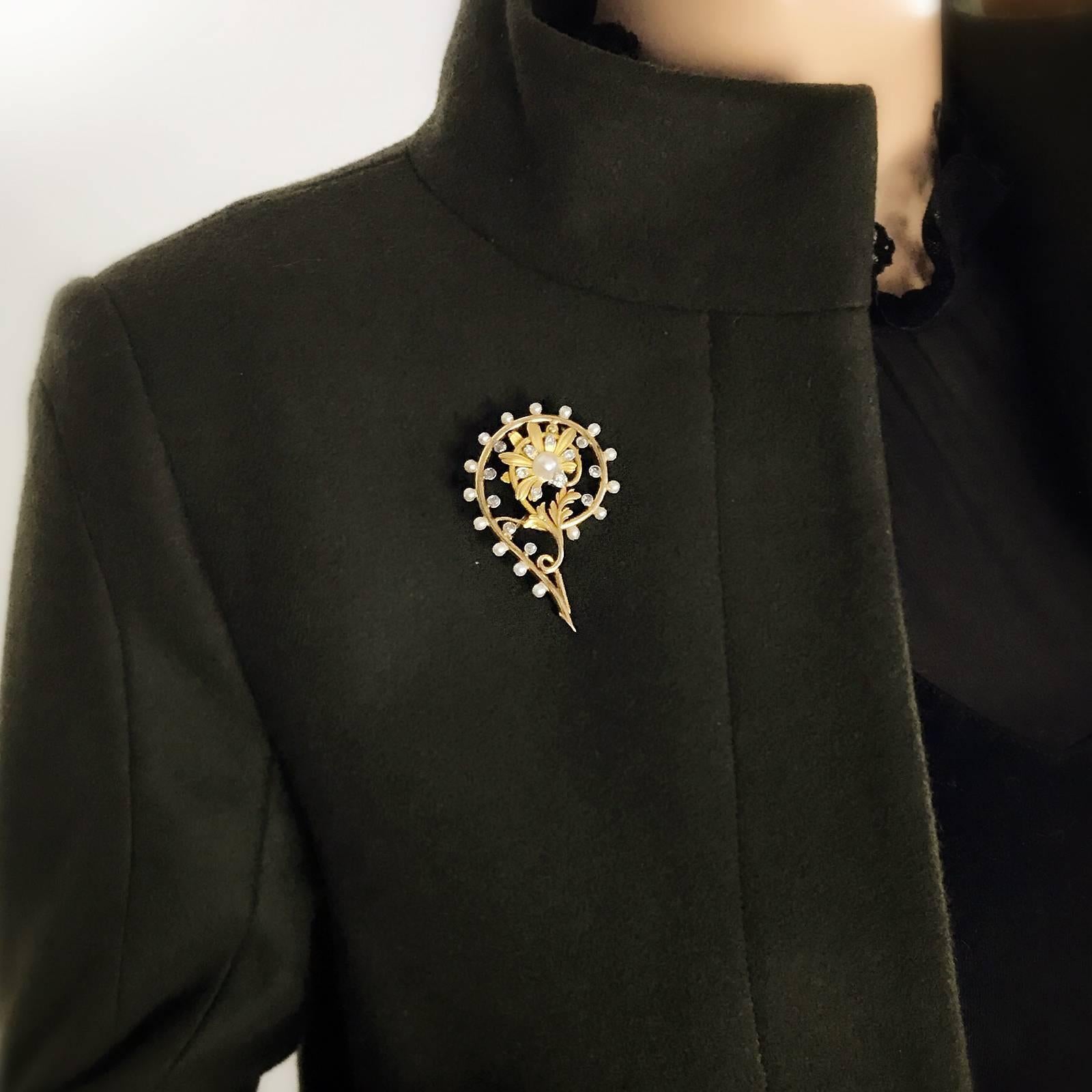Women's or Men's 18 Karat Late Victorian Pearl Flower Rose Cut Diamond Gold Brooch For Sale