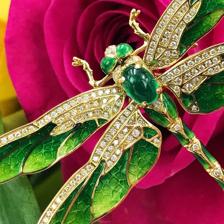 A 9 carat gold dragonfly brooch