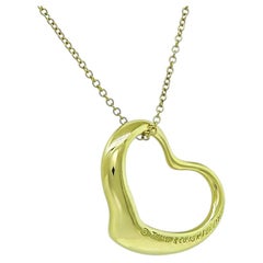 Collier Tiffany & Co. avec pendentif en forme de cœur « Peretti » en or 18 carats