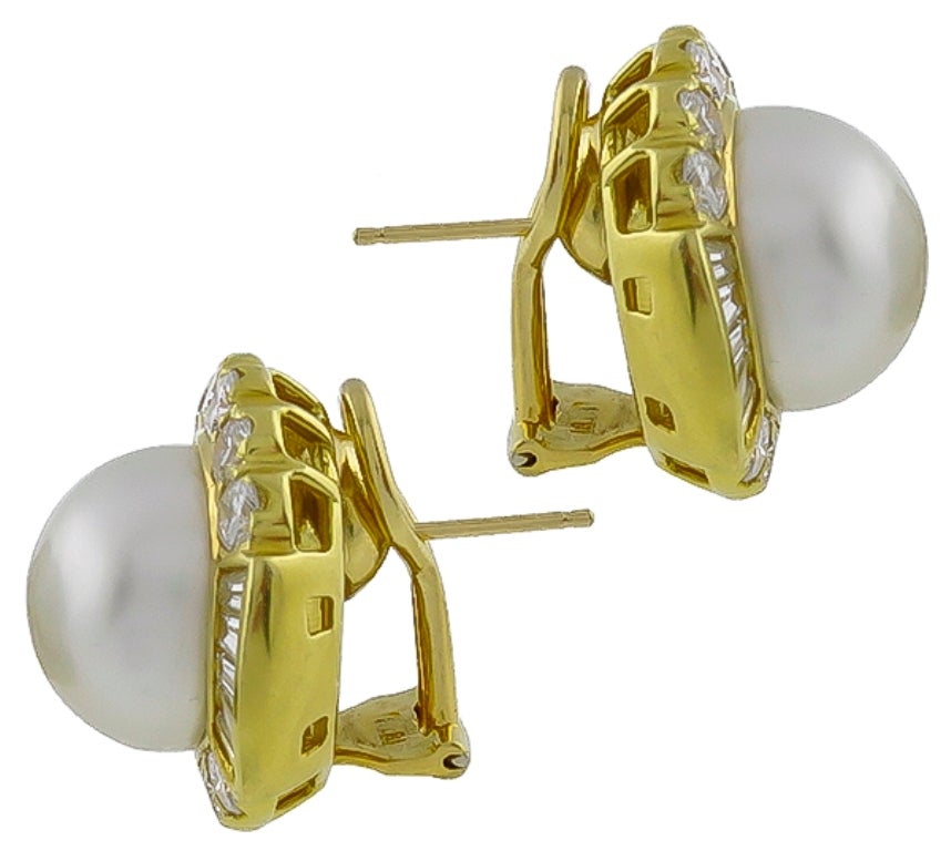 Mabe Pearl Diamond Gold Ear Clips In New Condition For Sale In New York, NY