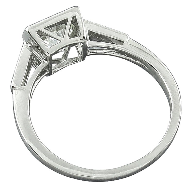 Women's GIA 1.05ct Diamond Platinum Engagement Ring For Sale