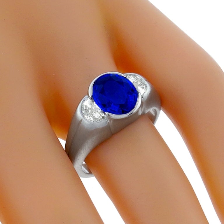 Antique 2.60 Carat Sapphire Diamond Platinum Ring In New Condition For Sale In New York, NY