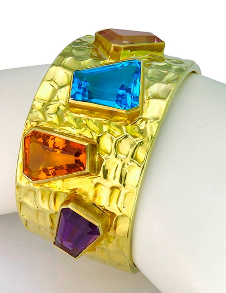Semi Precious Stones Gold Cuff Bangle 1970s In Excellent Condition In New York, NY