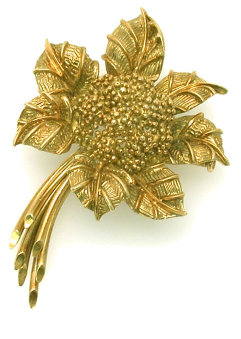 This 18k yellow gold pin is stamped Bvlgari.

Inventory #14369EAS