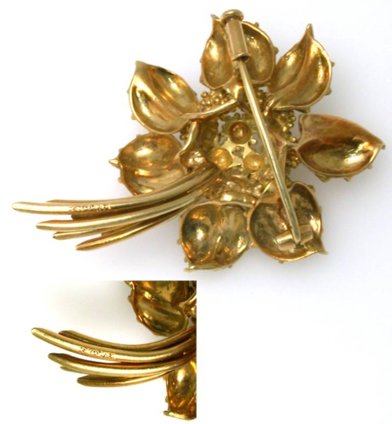 Bulgari 1960s Yellow Gold Flower Pin For Sale at 1stDibs