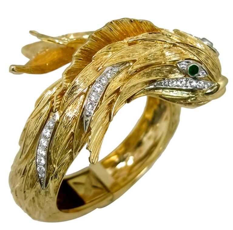 1960s Diamond Emerald Gold Fish Bangle 1