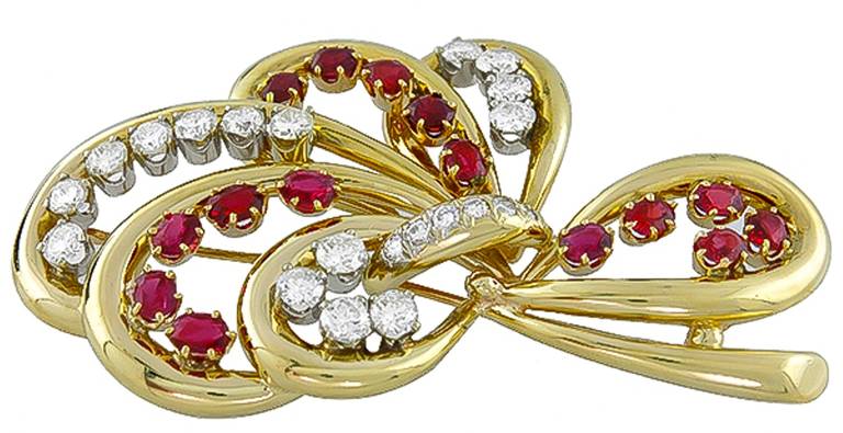 Ruby Diamond Gold Pin In Excellent Condition In New York, NY