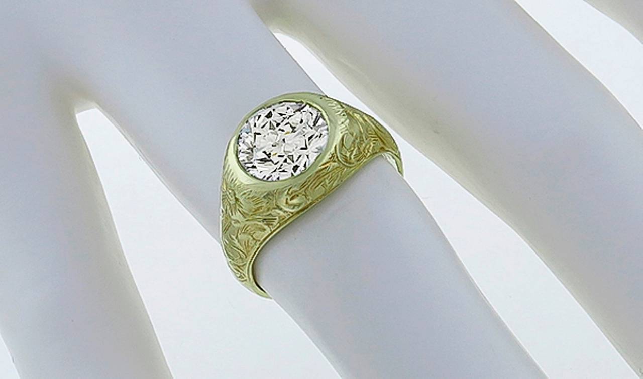 Victorian Antique 2.33 Carat Light Fancy Yellow Diamond Gold Engagement Ring