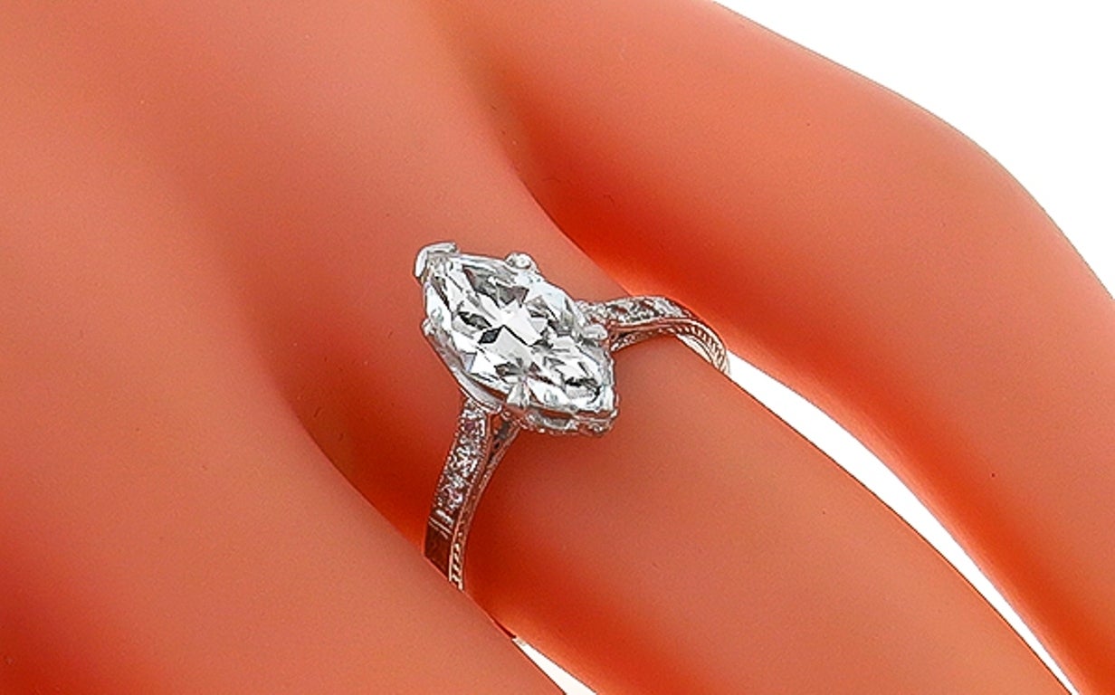 Antique 1.40 Carat Marquise Cut Diamond Platinum Ring In Excellent Condition In New York, NY