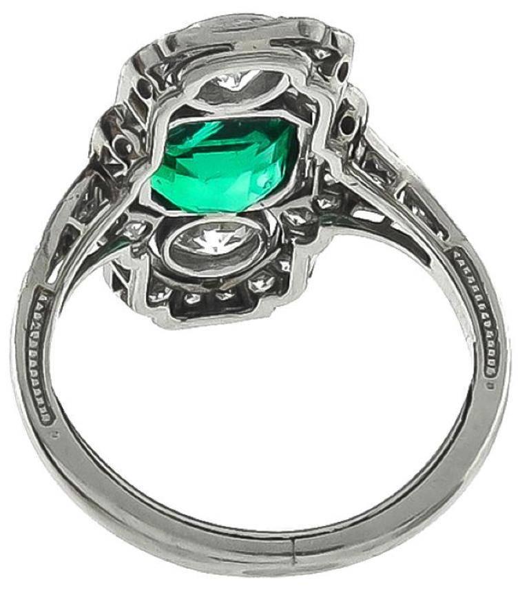 Enticing Art Deco Emerald Diamond Ring In Excellent Condition In New York, NY