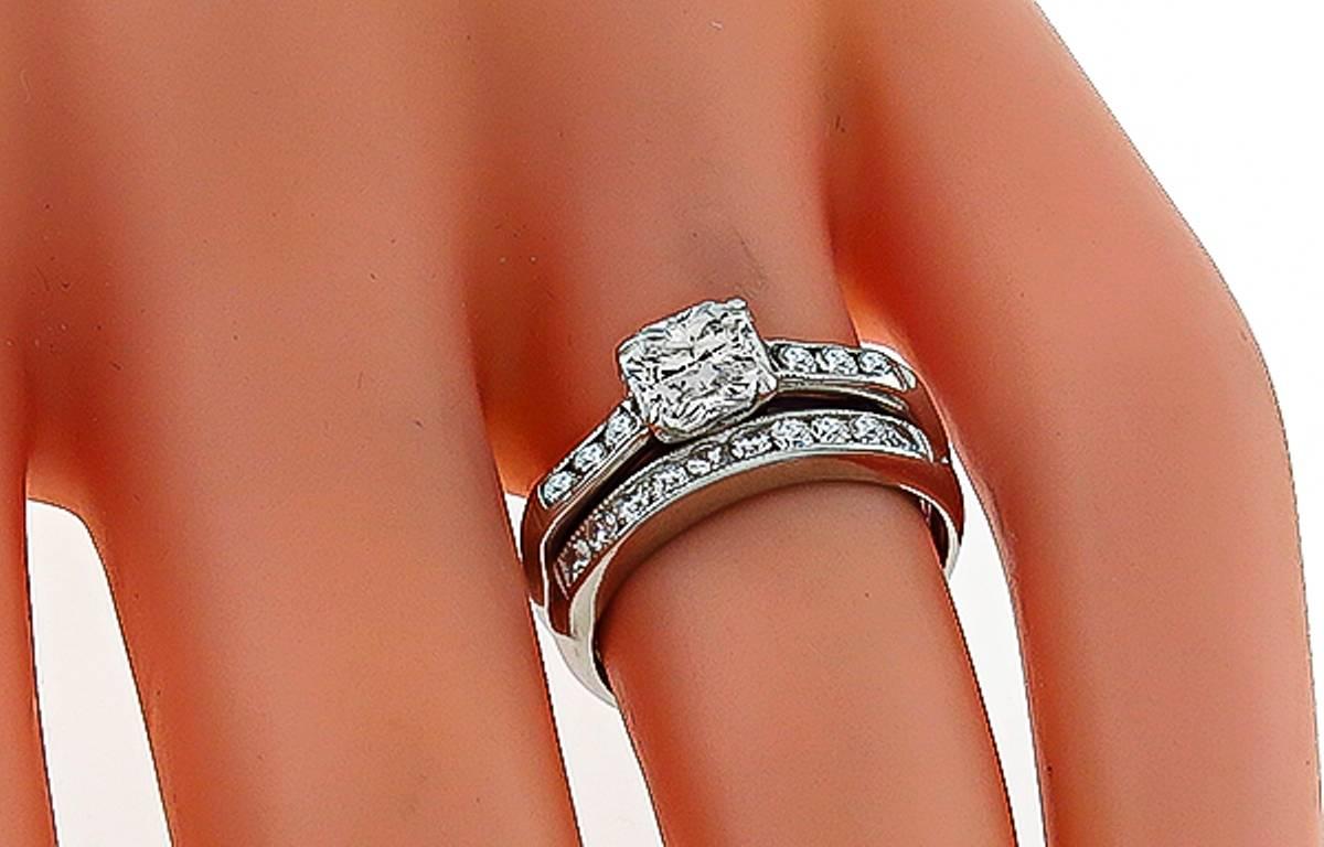Diamond platinum Engagement Ring and  Wedding Band Set In Excellent Condition In New York, NY
