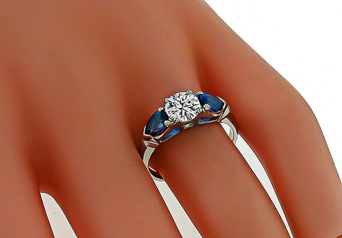 Taille ronde GIA Bague de fiançailles en platine 0,88 carat diamant saphir en vente