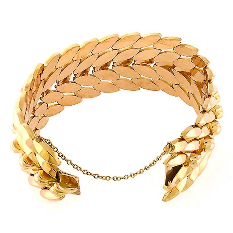 Retro Rose Gold Bracelet In Excellent Condition In New York, NY
