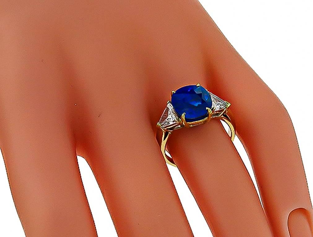 Stunning 5.28 Carat Cushion Cut Sapphire Diamond Gold Engagement Ring In New Condition For Sale In New York, NY