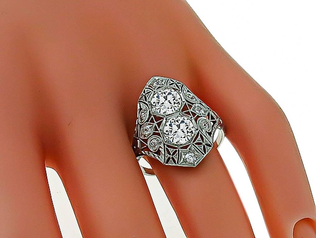 Art déco Bague double diamant en platine du début du XXe siècle en vente