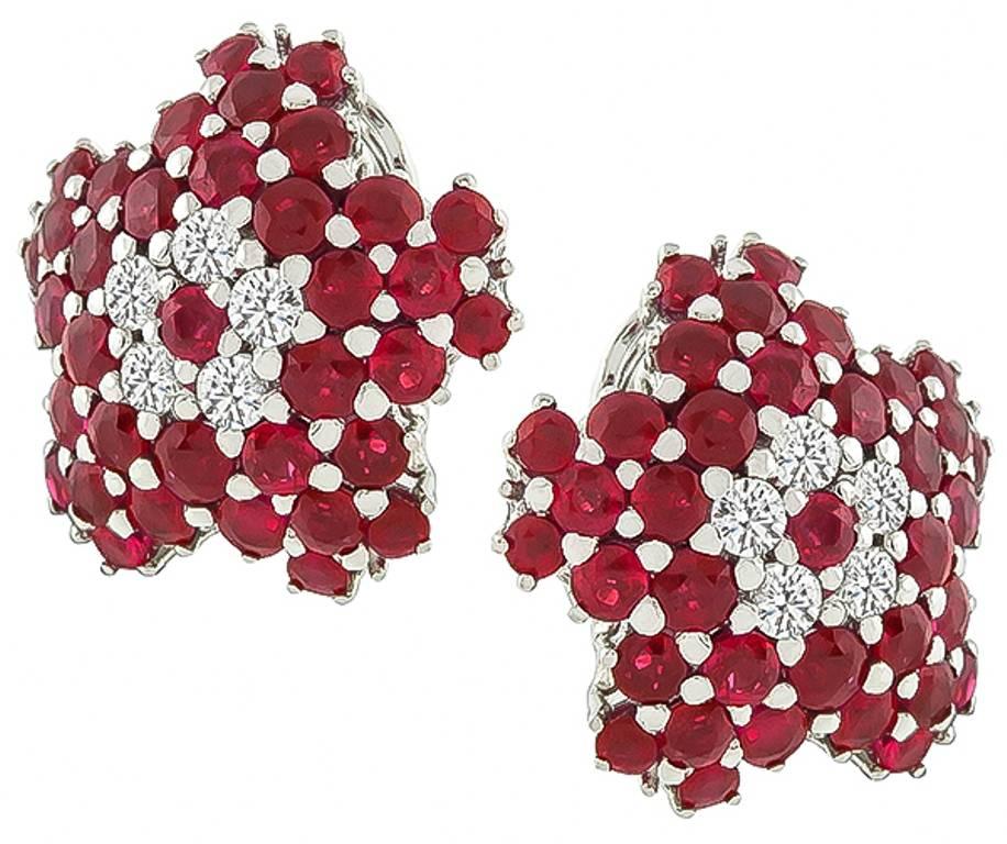 Charming Ruby Diamond Gold Star Earrings In Excellent Condition In New York, NY