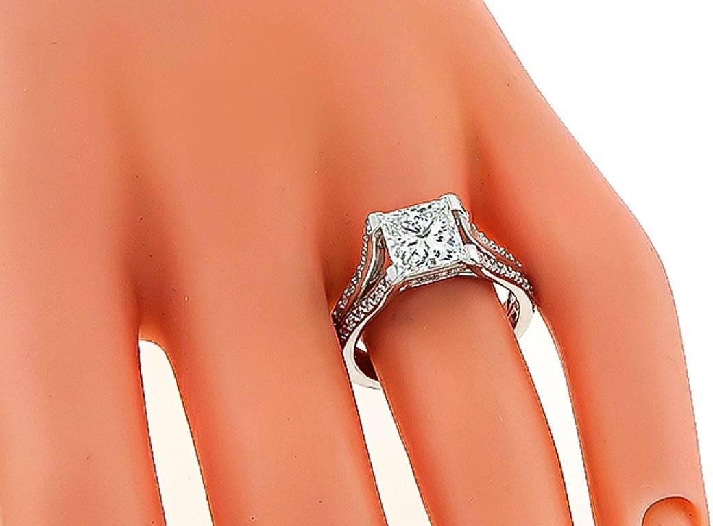 Incroyable bague de fiançailles en platine avec diamants de 2,06 carats certifiés GIA Neuf - En vente à New York, NY