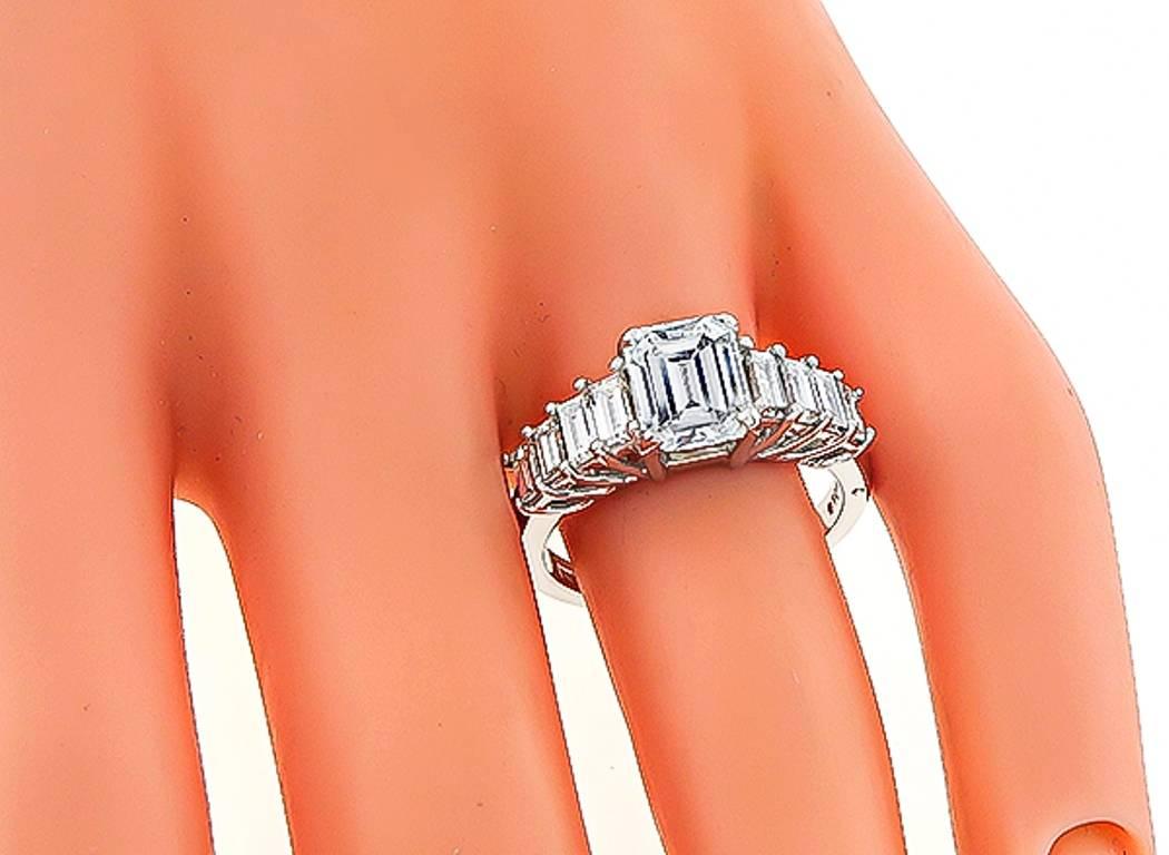 Bague de fiançailles avec diamant taille émeraude certifié GIA de 1,79 carat Neuf - En vente à New York, NY