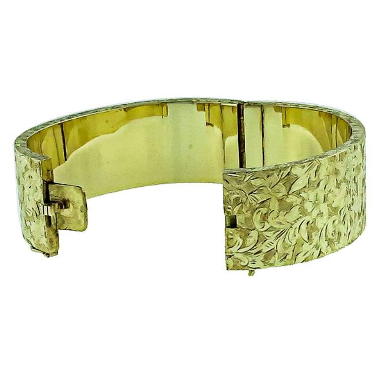 Antique Victorian Yellow Gold Bangle Bracelet In Excellent Condition In New York, NY