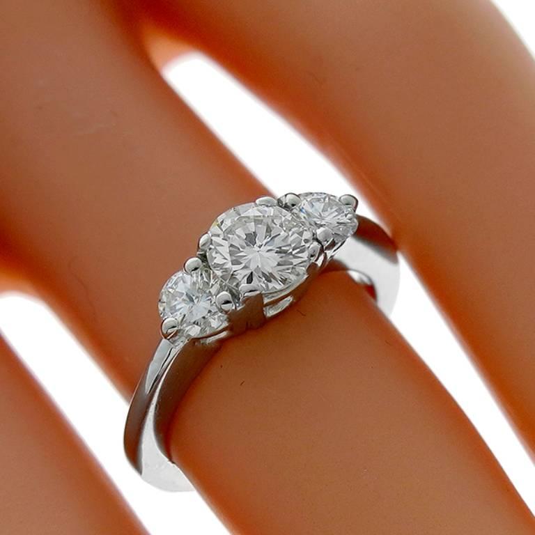 Round Cut Enticing 0.55 Carat Diamond Gold Engagement Ring