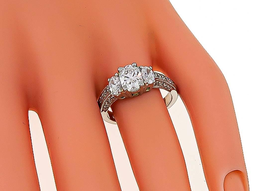 Women's or Men's Enticing GIA Certified 1.00 Carat Diamond Engagement Ring For Sale