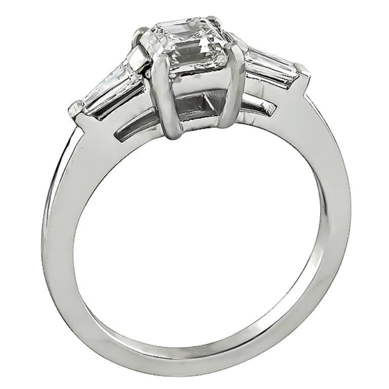 Women's or Men's Enticing GIA Certified 0.90 Carat Diamond White Gold Engagement Ring For Sale