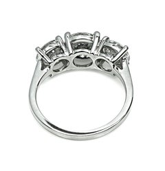 3,56 Karat (Gesamtgewicht) Diamant-Ring aus Platin mit drei Steinen zum Jahrestag