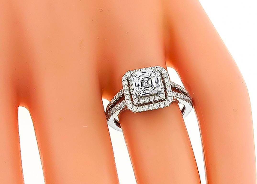 Taille Asscher Bague de fiançailles à double halo de diamants taille émeraude carrée de 1,06 carat en vente