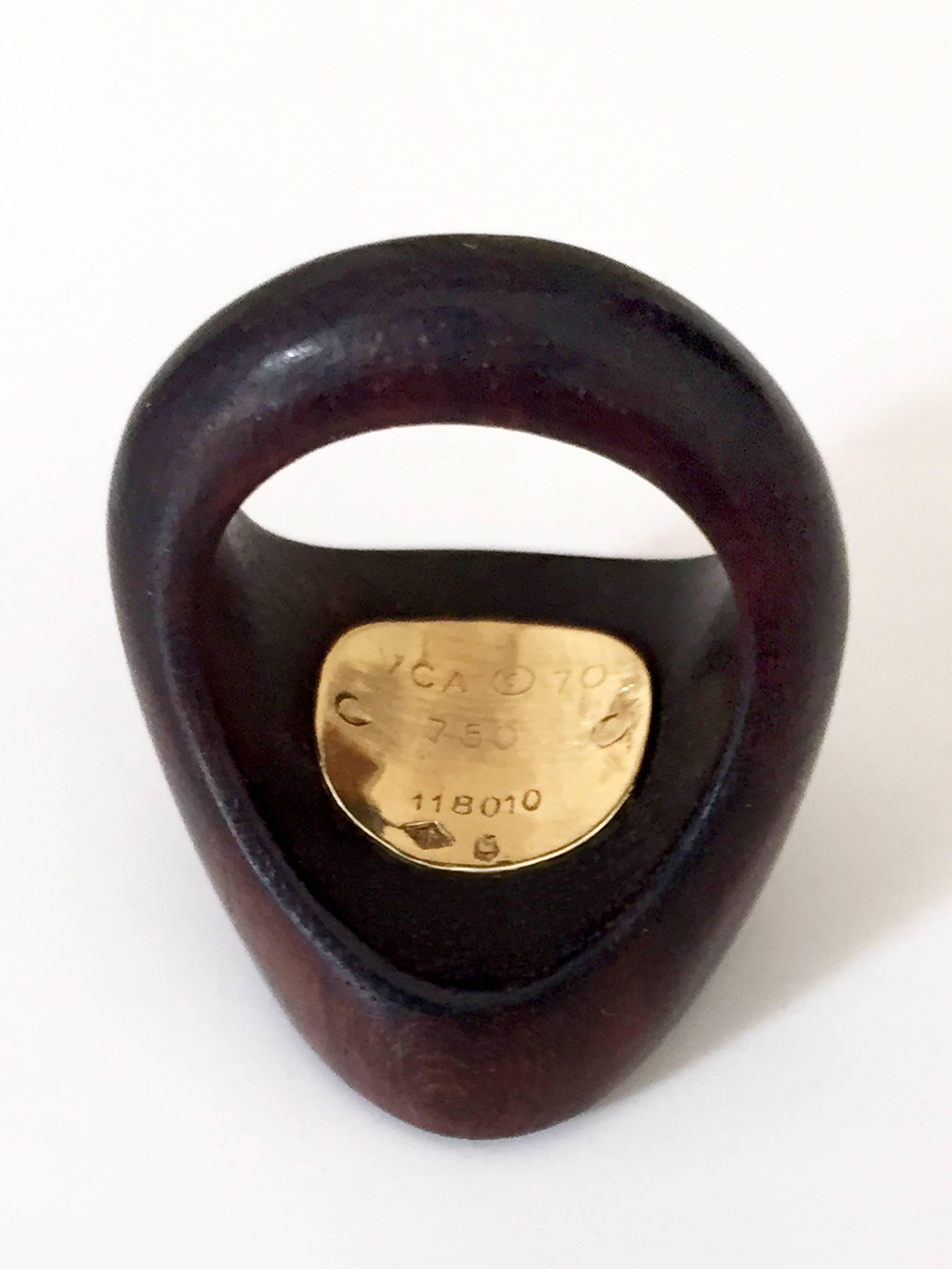 Women's 1970s Van Cleef & Arpels Wood and 18 Karat Gold Ring For Sale
